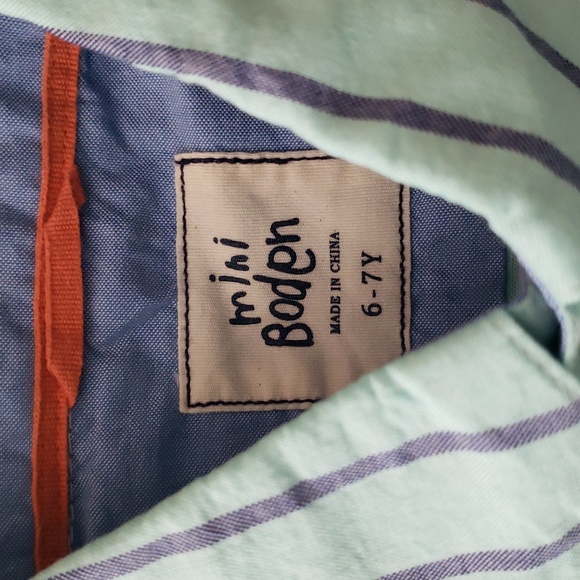 Mini Boden button down shirt size 6-7yr 🦕 - Picture 2 of 3